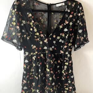 Women’s Honey Punch Black Embroidered Shorts Romper Size Small